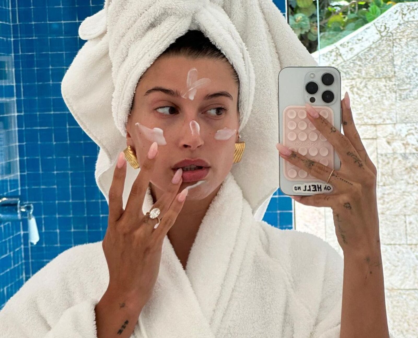 Hailey Bieber - skin care rutina