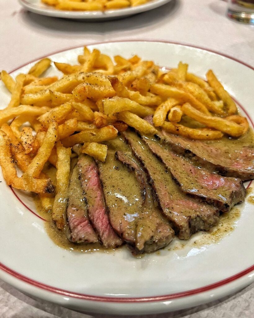 La Relais de Venise — l'Entrecote ramstek i pomfrit hrana