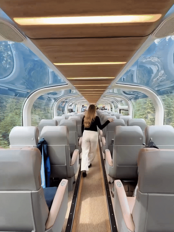 Rocky Mountaineer stakleni voz