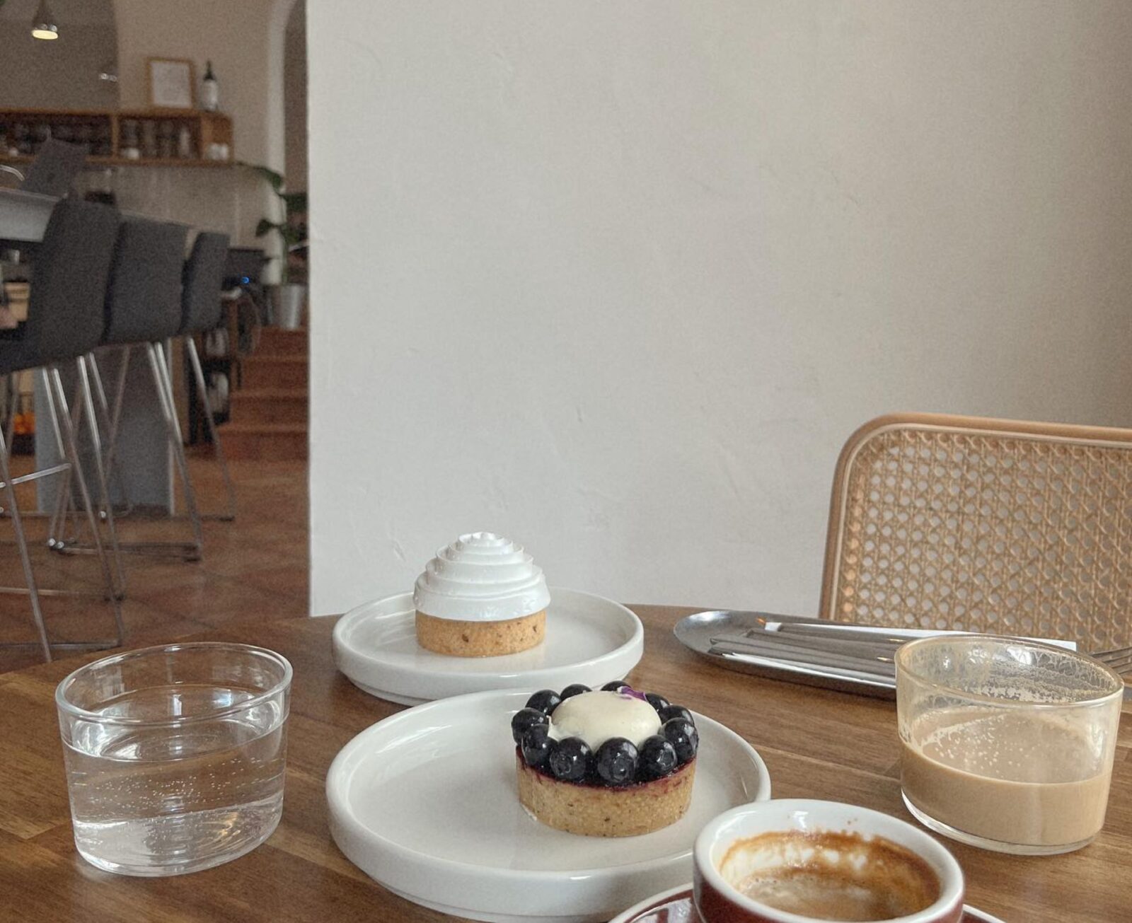 Laptop-friendly mesta Sloj