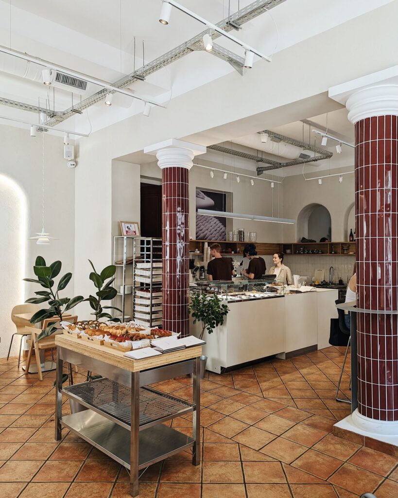 Laptop-friendly mesta: Sloj