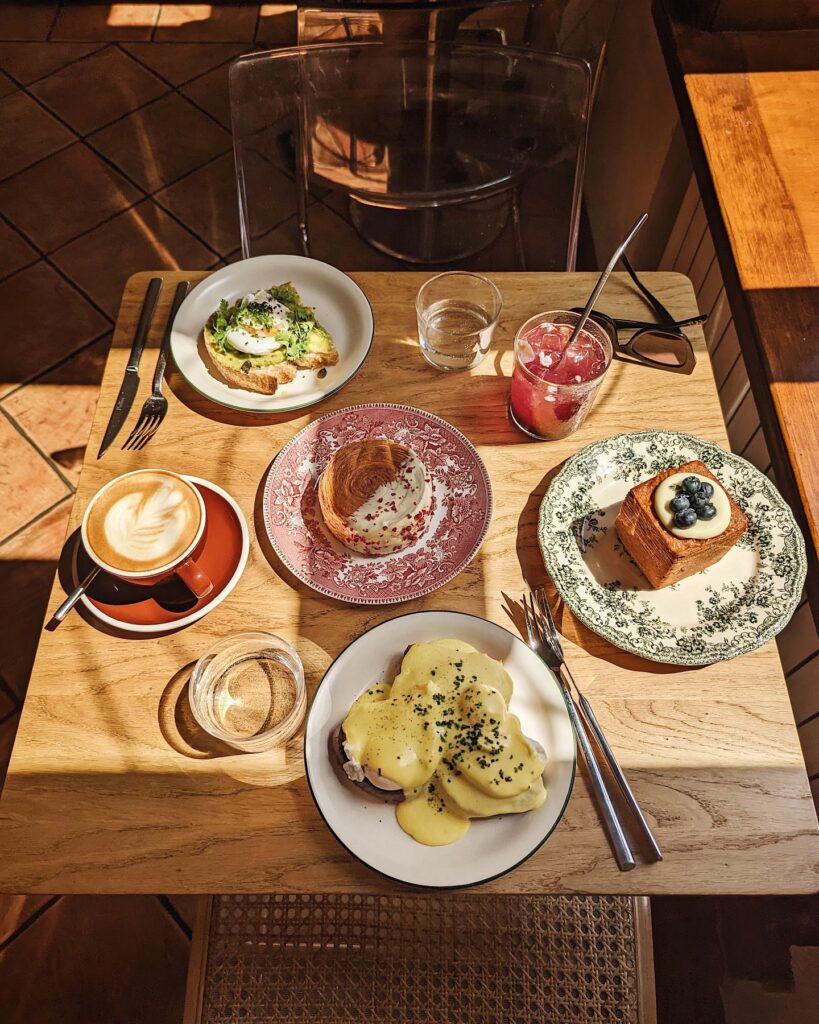 Laptop-friendly mesta: Sloj hrana