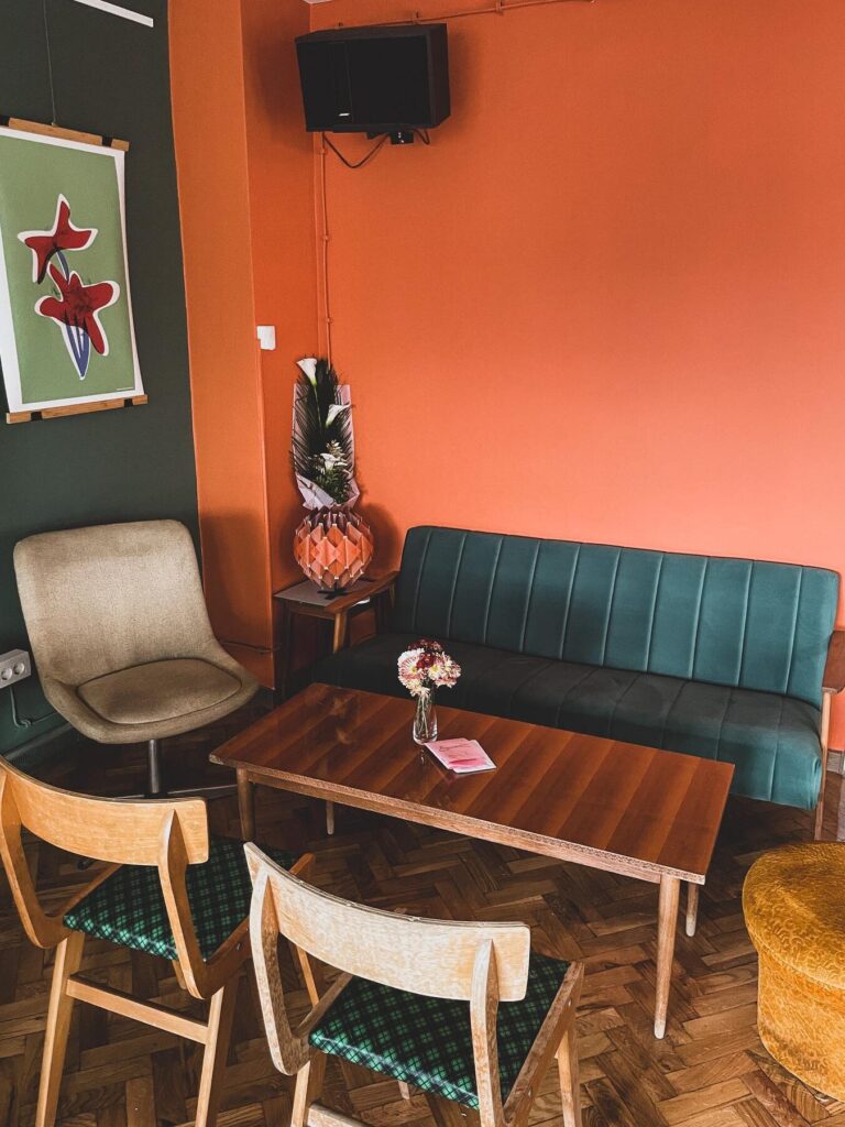 Laptop-friendly mesta: Leposava bar