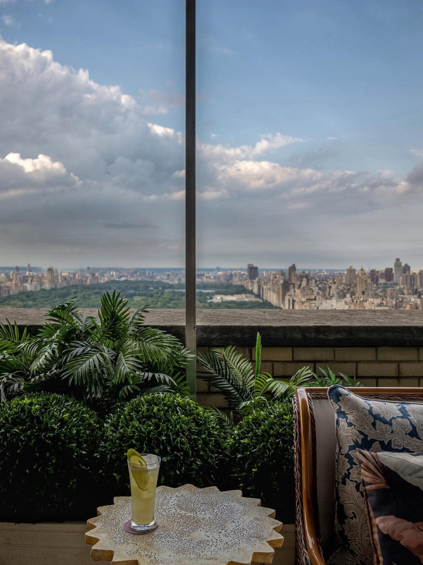 Pogled iz Darling rooftop bara na Central Park Njujork