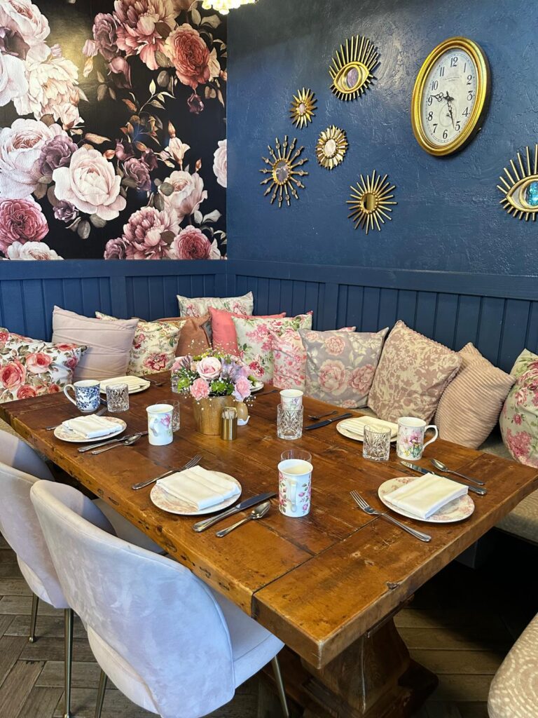 Enterijer Little Henn 