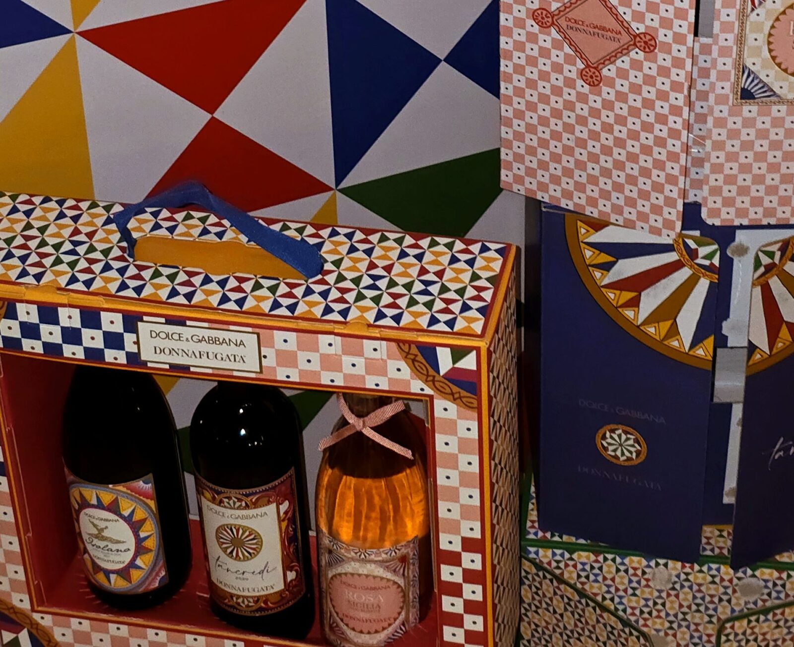 Dolce & Gabbana vina i panettone