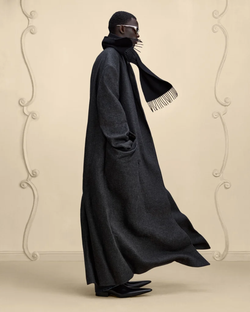 Balenciaga "frozen scarf" je jedini šal koji nam je potreban ove zime