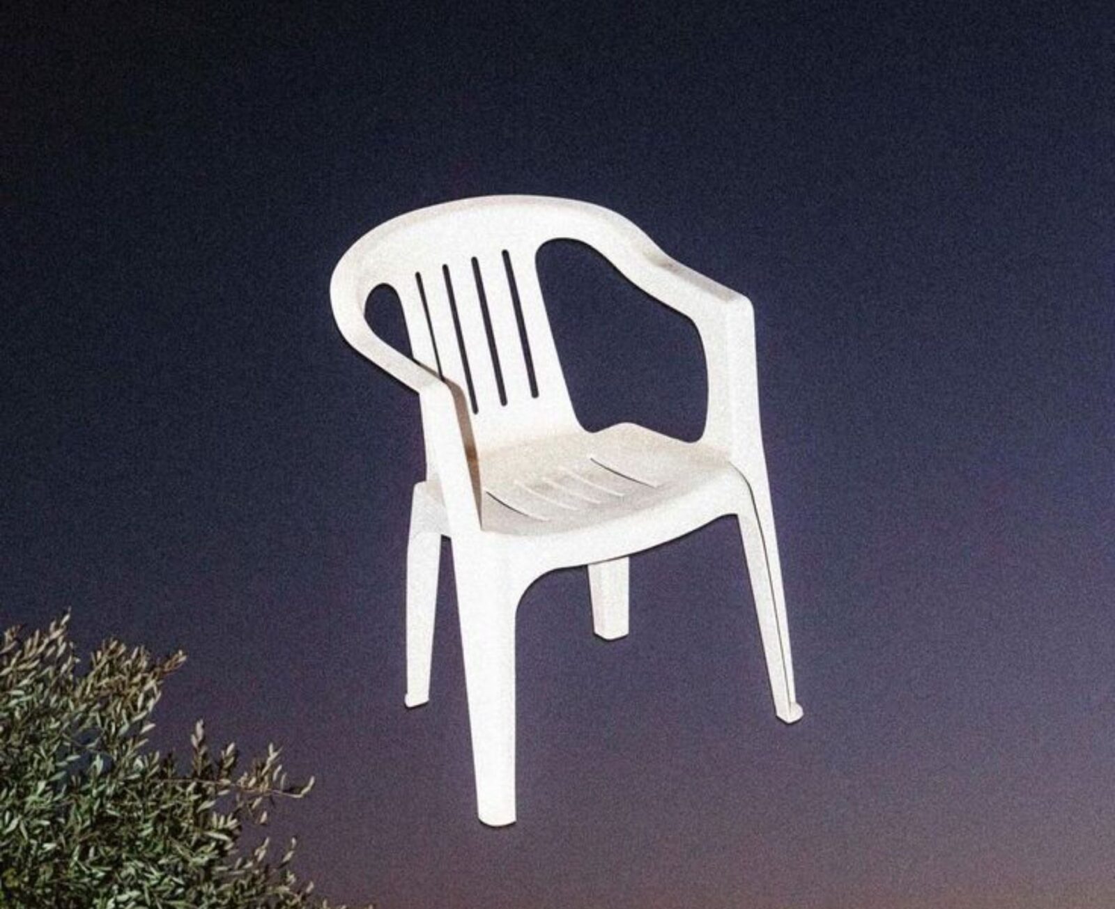 Monobloc chair