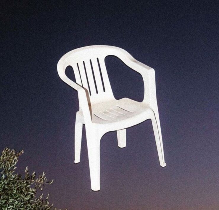 Monobloc chair