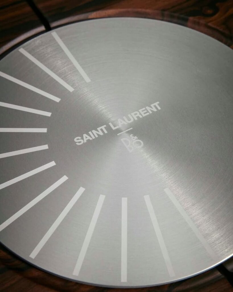 Beogram 4000C: edicija modne kuće Saint Laurent