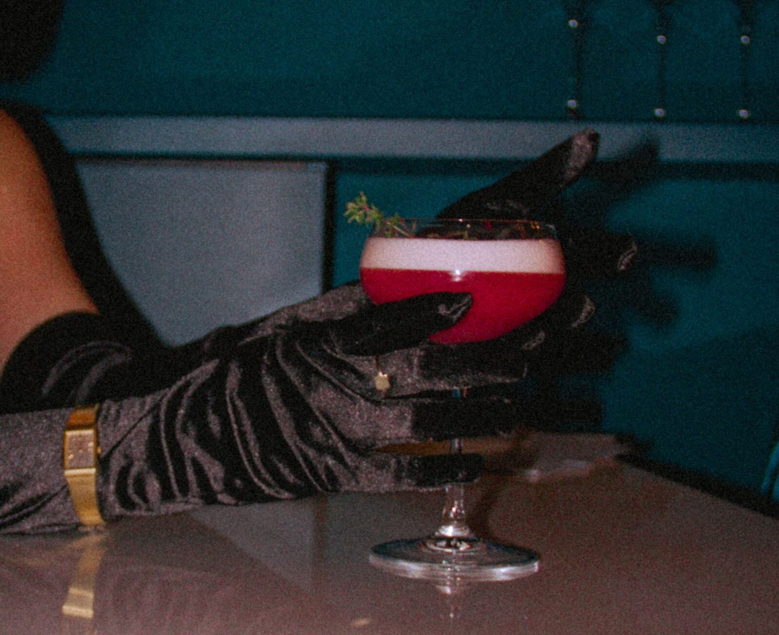 T6 bar