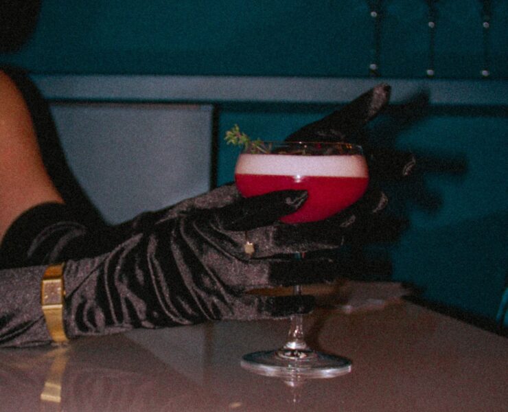 T6 bar