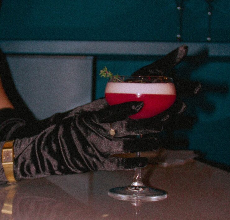 T6 bar