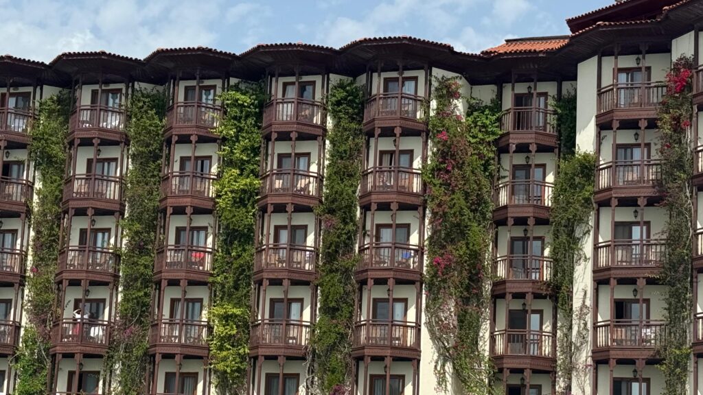 Antalija, u slojevima: lično putovanje kroz fragmentisani Mediteran